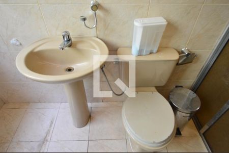 Casa à venda com 136m², 2 quartos e 2 vagasBanheiro de Serviço