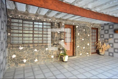 Casa à venda com 136m², 2 quartos e 2 vagasQuintal