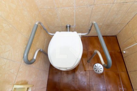 Casa à venda com 120m², 5 quartos e 5 vagas Casa à venda com 120m², 5 quartos e 5 vagasBanheiro 1