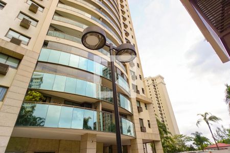 Apartamento à venda com 125m², 3 quartos e 1 vaga Apartamento à venda com 125m², 3 quartos e 1 vagaFachada