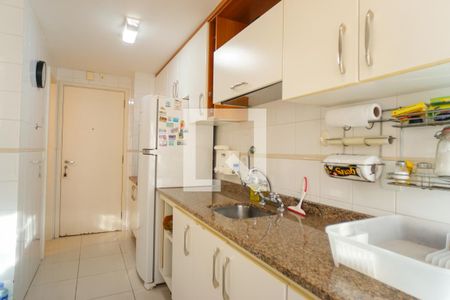 Apartamento à venda com 125m², 3 quartos e 1 vaga Apartamento à venda com 125m², 3 quartos e 1 vagaCozinha e Área de Serviço
