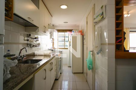 Apartamento à venda com 125m², 3 quartos e 1 vaga Apartamento à venda com 125m², 3 quartos e 1 vagaCozinha e Área de Serviço