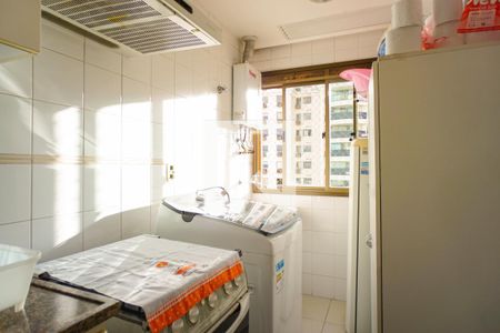 Apartamento à venda com 125m², 3 quartos e 1 vaga Apartamento à venda com 125m², 3 quartos e 1 vagaCozinha e Área de Serviço