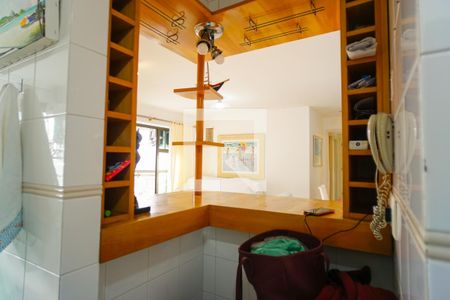 Apartamento à venda com 125m², 3 quartos e 1 vaga Apartamento à venda com 125m², 3 quartos e 1 vagaCozinha e Área de Serviço