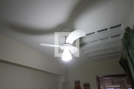 Casa à venda com 140m², 5 quartos e 2 vagasSala