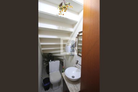 Casa à venda com 140m², 5 quartos e 2 vagasLavabo