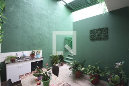 Casa à venda com 140m², 5 quartos e 2 vagasQuintal