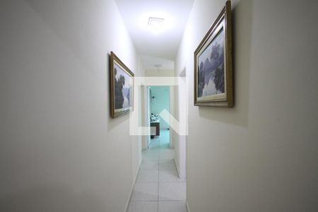 Casa à venda com 140m², 5 quartos e 2 vagasCorredor