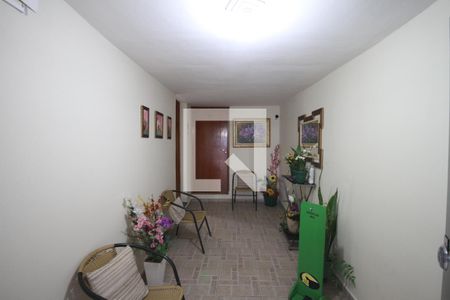 Casa à venda com 140m², 5 quartos e 2 vagasEntrada