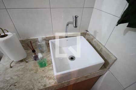 Casa à venda com 140m², 5 quartos e 2 vagasBanheiro de Serviço