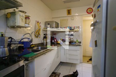 Apartamento à venda com 349m², 5 quartos e 3 vagas Apartamento à venda com 349m², 5 quartos e 3 vagasCozinha