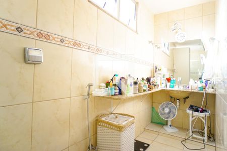 Apartamento à venda com 349m², 5 quartos e 3 vagas Apartamento à venda com 349m², 5 quartos e 3 vagasBanheiro da Suíte 1