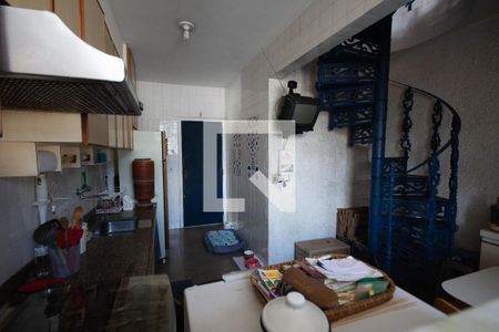 Apartamento à venda com 195m², 5 quartos e 2 vagasCozinha