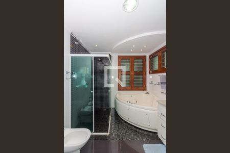 Casa à venda com 774m², 4 quartos e 3 vagasBanheiro da Suíte 2