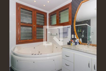 Casa à venda com 774m², 4 quartos e 3 vagasBanheiro da Suíte 2