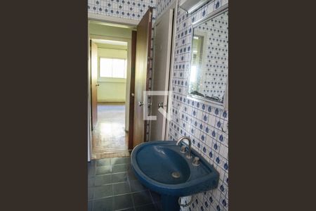 Casa à venda com 240m², 4 quartos e 4 vagas Casa à venda com 240m², 4 quartos e 4 vagasBanheiro