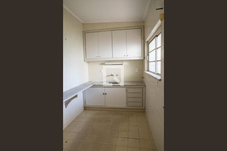 Casa à venda com 240m², 4 quartos e 4 vagas Casa à venda com 240m², 4 quartos e 4 vagasCozinha