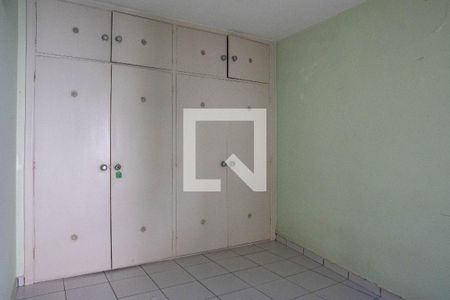 Casa à venda com 240m², 4 quartos e 4 vagas Casa à venda com 240m², 4 quartos e 4 vagasedicula