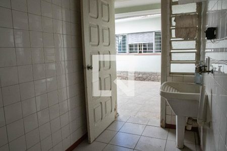 Casa à venda com 240m², 4 quartos e 4 vagas Casa à venda com 240m², 4 quartos e 4 vagasÁrea de Serviço