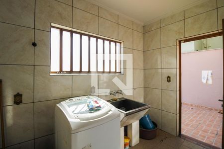 Casa à venda com 250m², 4 quartos e 2 vagas Casa à venda com 250m², 4 quartos e 2 vagasÁrea de Serviço