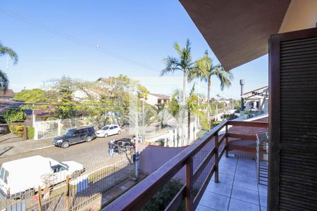 Casa à venda com 250m², 4 quartos e 2 vagas Casa à venda com 250m², 4 quartos e 2 vagasQuarto Suíte- Varanda