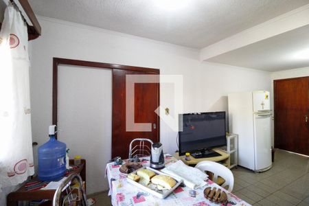 Casa à venda com 250m², 4 quartos e 2 vagas Casa à venda com 250m², 4 quartos e 2 vagasCozinha