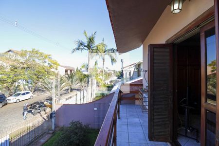 Casa à venda com 250m², 4 quartos e 2 vagas Casa à venda com 250m², 4 quartos e 2 vagasQuarto Suíte- Varanda