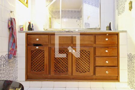 Casa à venda com 250m², 4 quartos e 2 vagas Casa à venda com 250m², 4 quartos e 2 vagasBanheiro da Suíte