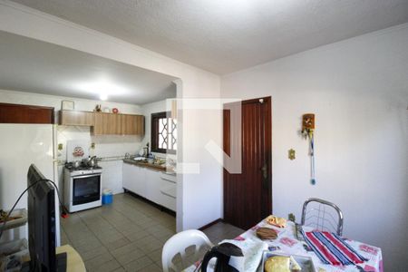 Casa à venda com 250m², 4 quartos e 2 vagas Casa à venda com 250m², 4 quartos e 2 vagasCozinha