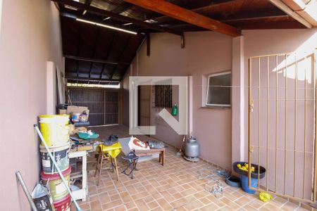 Casa à venda com 250m², 4 quartos e 2 vagas Casa à venda com 250m², 4 quartos e 2 vagasGaragem