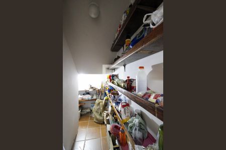 Casa à venda com 250m², 4 quartos e 2 vagas Casa à venda com 250m², 4 quartos e 2 vagasDespensa