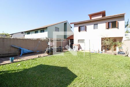 Casa à venda com 250m², 4 quartos e 2 vagas Casa à venda com 250m², 4 quartos e 2 vagasQuintal