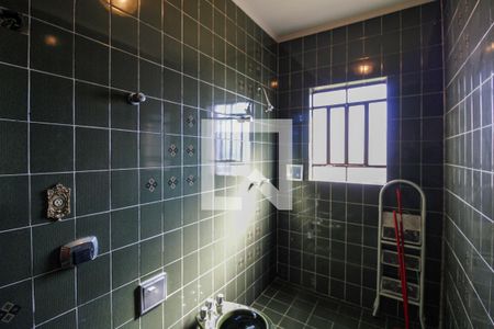 Casa à venda com 250m², 4 quartos e 2 vagas Casa à venda com 250m², 4 quartos e 2 vagasBanheiro