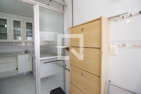 Apartamento para alugar com 65m², 3 quartos e 1 vagaÁrea de Serviço