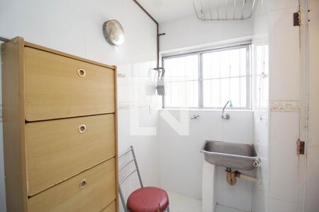 Apartamento para alugar com 65m², 3 quartos e 1 vagaÁrea de Serviço