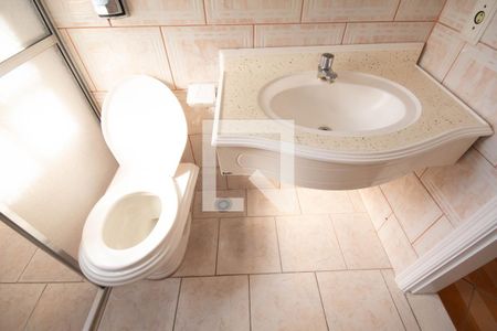 Casa à venda com 200m², 3 quartos e 2 vagas Casa à venda com 200m², 3 quartos e 2 vagasBanheiro da Suíte