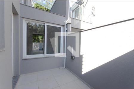 Casa de condomínio à venda com 278m², 4 quartos e 3 vagas Casa de condomínio à venda com 278m², 4 quartos e 3 vagasÁrea Externa