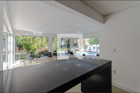 Casa de condomínio à venda com 278m², 4 quartos e 3 vagas Casa de condomínio à venda com 278m², 4 quartos e 3 vagasÁrea comum - Salão de festas