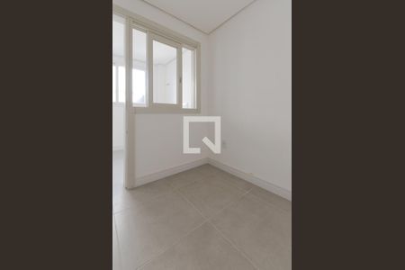 Casa de condomínio à venda com 278m², 4 quartos e 3 vagas Casa de condomínio à venda com 278m², 4 quartos e 3 vagasQuarto de Serviço