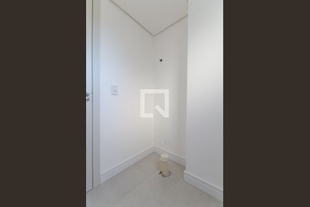 Casa de condomínio à venda com 278m², 4 quartos e 3 vagas Casa de condomínio à venda com 278m², 4 quartos e 3 vagasLavabo