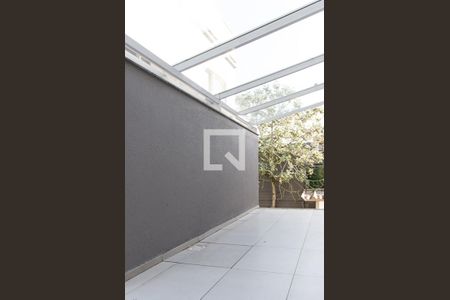 Casa de condomínio à venda com 278m², 4 quartos e 3 vagas Casa de condomínio à venda com 278m², 4 quartos e 3 vagasSacada