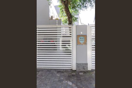 Casa de condomínio à venda com 278m², 4 quartos e 3 vagas Casa de condomínio à venda com 278m², 4 quartos e 3 vagasEntrada