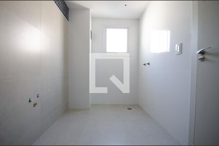 Casa de condomínio à venda com 278m², 4 quartos e 3 vagas Casa de condomínio à venda com 278m², 4 quartos e 3 vagasBanheiro da Suíte 2