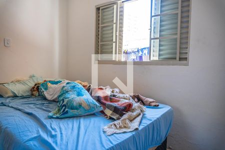 Casa à venda com 120m², 2 quartos e 1 vaga Casa à venda com 120m², 2 quartos e 1 vagaCasa dos Fundos Quarto