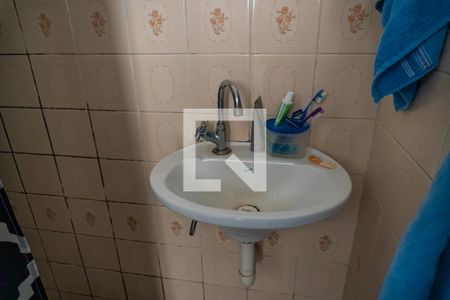 Casa à venda com 120m², 2 quartos e 1 vaga Casa à venda com 120m², 2 quartos e 1 vagaCasa dos Fundos Banheiro