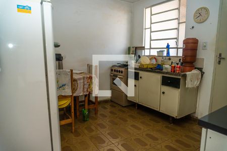 Casa à venda com 120m², 2 quartos e 1 vaga Casa à venda com 120m², 2 quartos e 1 vagaCasa dos Fundos Cozinha