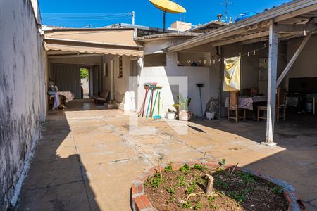 Casa à venda com 120m², 2 quartos e 1 vaga Casa à venda com 120m², 2 quartos e 1 vagaQuintal