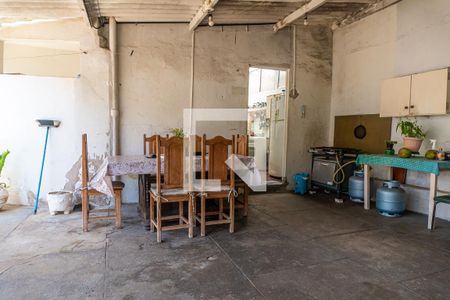 Casa à venda com 120m², 2 quartos e 1 vaga Casa à venda com 120m², 2 quartos e 1 vagaQuintal