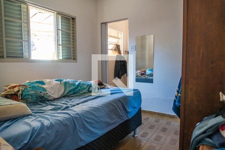 Casa à venda com 120m², 2 quartos e 1 vaga Casa à venda com 120m², 2 quartos e 1 vagaCasa dos Fundos Quarto