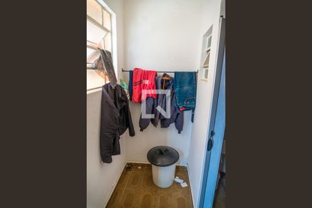 Casa à venda com 120m², 2 quartos e 1 vaga Casa à venda com 120m², 2 quartos e 1 vagaCasa dos Fundos Quarto